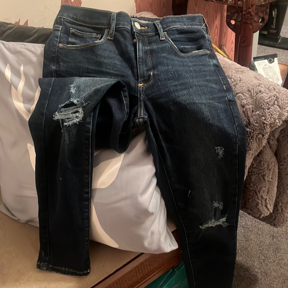 Skinny jeans, gap 28 regular length 30 with rips in jeans